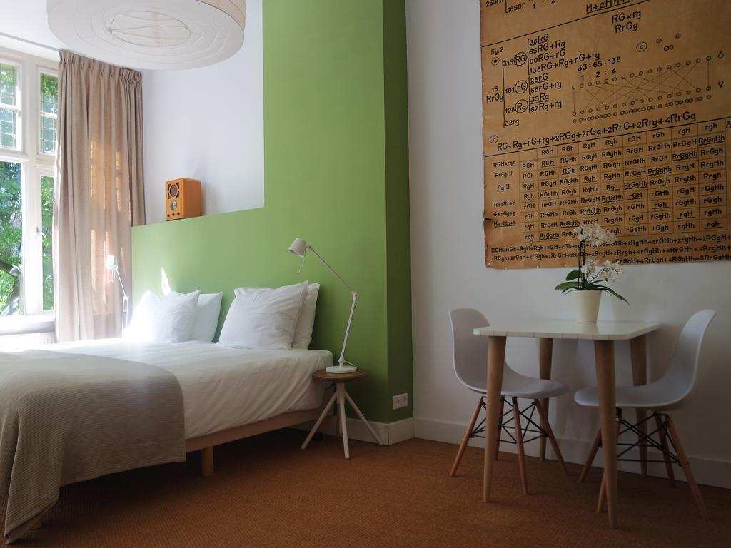 Alberti - Bed & Bike Roterdão Quarto foto